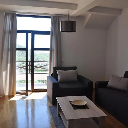 C10 Dvori Lägenhet *